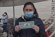 AHORROS. La salvadoreña Blanca Aguilar siente temor por la pandemia y ha utilizado sus ahorros para los pagos usuales. | FOTO: TOMÁS GUEVARA - ETL