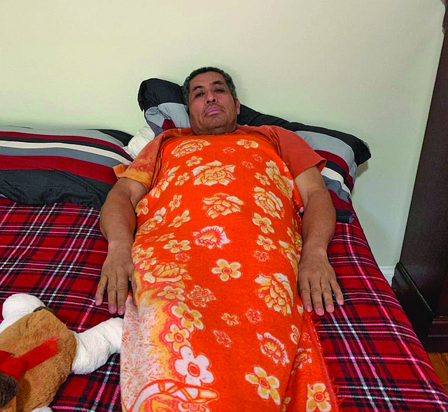 "Mi vida era un desatino y mi mujer me tocaba para asegurarse que no estaba muerto. Agonizaba entre la tos, calambres estomacales, dolor de pecho y espalda". | FOTO: Cortesía