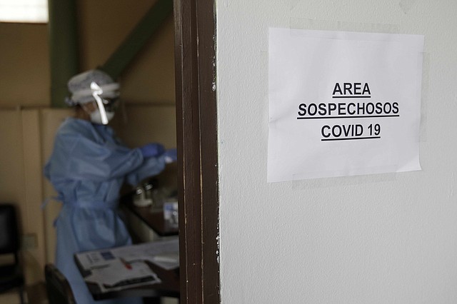 SEGUIMIENTO. En Costa Rica se esfuerzan por hacer seguimiento constante de los pacientes y casos sospechosos. | Foto: Efe/Jeffrey Arguedas.
