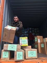 Material. Entre los insumos médicos que se aceptan son mascarillas, guantes, delantales, desinfectante de manos, jabón; y en alimentos conservas y todos los que no son perecibles. | FOTO: Cortesía Ecuadent