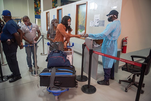 REAPERTURA. Países como Haití o República Dominicana comienzan a reabrir los aeropuertos. | Foto: Efe/Jean Marc Herve Abelard.