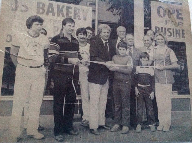 Inauguración de Tito's Bakery