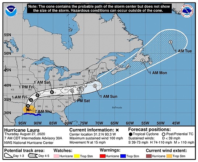 PRONÓSTICO. Fotografía cedida por el Centro Nacional de Huracanes estadounidense que muestra el pronóstico de cinco días de la trayectoria del huracán Laura.