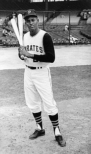 Un retrato de 1960 del fallecido Roberto Clemente de Charles "Teenie" Harris.