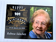 CUMPLEAÑOS. El 23 de agosto, Rebeca Sánchez Mantilla celebró sus 101 años viendo pasar frente a su casa una caravana de autos. | FOTO: MILAGROS MELÉNDEZ PARA ETL