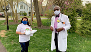 MÁSCARAS. Al inicio de la pandemia Dora Escobar distribuyó 2 mil máscaras al personal médico y de trabajo esencial. Así como a la comunidad. | FOTO: CORT. EMILIO ORELLANA
