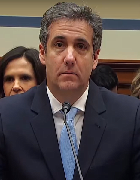 LIBRO. En su libro “Disloyal”, el exabogado de Trump, Michael Cohen, describe la astucia del mandatario para aprovechar las deficiencias del sistema y hacer deducciones potencialmente ilegítimas. | Foto: Wikimedia.