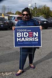 LATINA. Jackie Reyes-Yanes promoviendo el voto latino en Virginia. | FOTO: Tomás Guevara - ETL