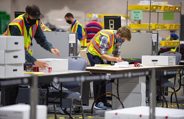 RESULTADOS. Con casi 80% de los votos contados, Trump estaba a la cabeza. Pero gran parte del voto de los centros urbanos no se había procesado. | Foto: Efe.