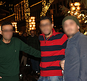 Inmigrante Hamzeh con su familia antes de ser detenido.