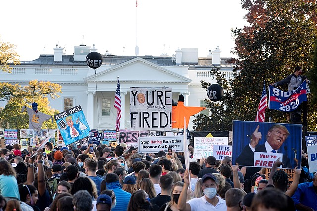 CAPITAL. En Washington, DC, cientos de residentes se movilizaron a favor y en contra de Trump. | Foto: Efe.