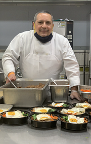 Capecchi: "Lo importante que reflejo en el libro, es la manera que cada quien dentro de su cultura y hábitos pueda encontrar maneras de utilizar la comida que le sobra al cocinar". | FOTO: Cortesía