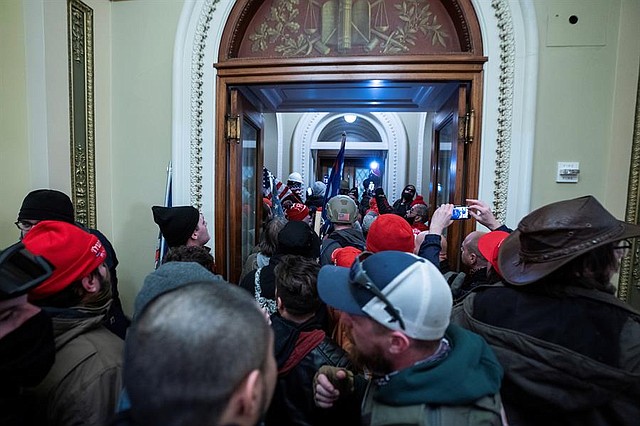 DISTURBIOS. Los manifestantes tomaron la sede del Congreso. | Foto: Efe.