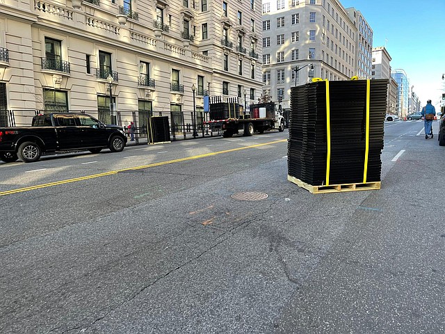 MEDIDAS. En los alrededores del Capitolio también instalaron cercas. | Foto: Ricardo Sánchez-Silva.