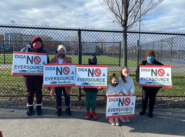 Los residentes de East Boston y Chelsea protestan cerca del sitio de la subestación eléctrica propuesta en diciembre.