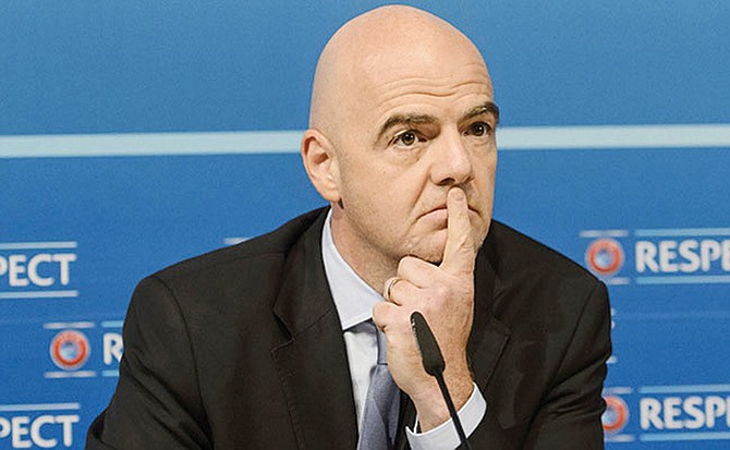 Infantino insiste en Mundial cada dos años