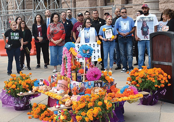 Padres de niños asesinados en primaria de Uvalde: “Votemos para regular el uso de las armas de fuego”