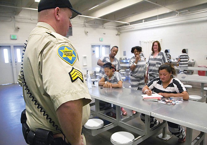 Caos en las prisiones federales