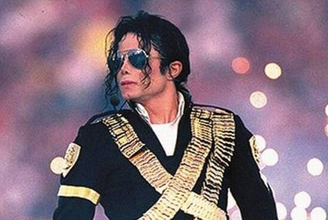 Negocian compra millonaria del catálogo musical de Michael Jackson