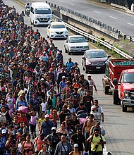 Las autoridades migratorias se preparan para un fuerte aumento en la llegada de inmigrantes, que buscarán cruzar la frontera por donde puedan.