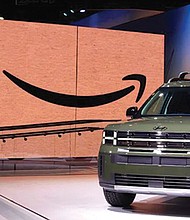 Los usuarios de Amazon podrán comprar vehículos en esa plataforma desde el próximo año.