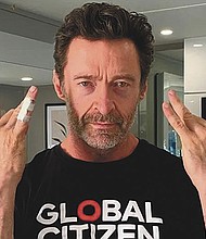 El actor retorna a la pantalla de la mano del personaje que le dio una inmensa fama. Corría el año 2017 cuando el actor australiano Hugh Jackman protagonizó “Logan”, película en la que, juraba, interpretaría por última vez al personaje que le había dado una fama inmensa: “Wolverine”.