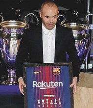 Iniesta anuncia su retiro