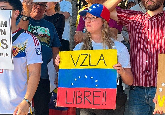 Venezolanos con un llamado de auxilio a la comunidad internacional