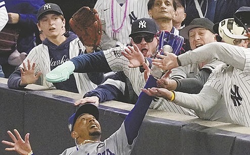 SERIE MUNDIAL Fanático expulsado del Yankee Stadium