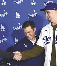 La búsqueda de un lanzador de alto nivel ha sido una prioridad para los Dodgers en la temporada baja.