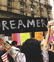 Trump, a favor de los ‘dreamers’ pero en contra de la ciudadanía por nacimiento