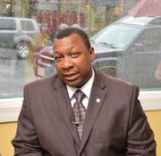El Sheriff del condado de Suffolk, Steen Tompkins conversó con El Planeta Hoy sobre las razones que lo impulsan a correr en las próximas elecciones para continuar en ese cargo.