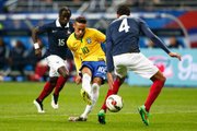 Brasil derrota en París a Francia